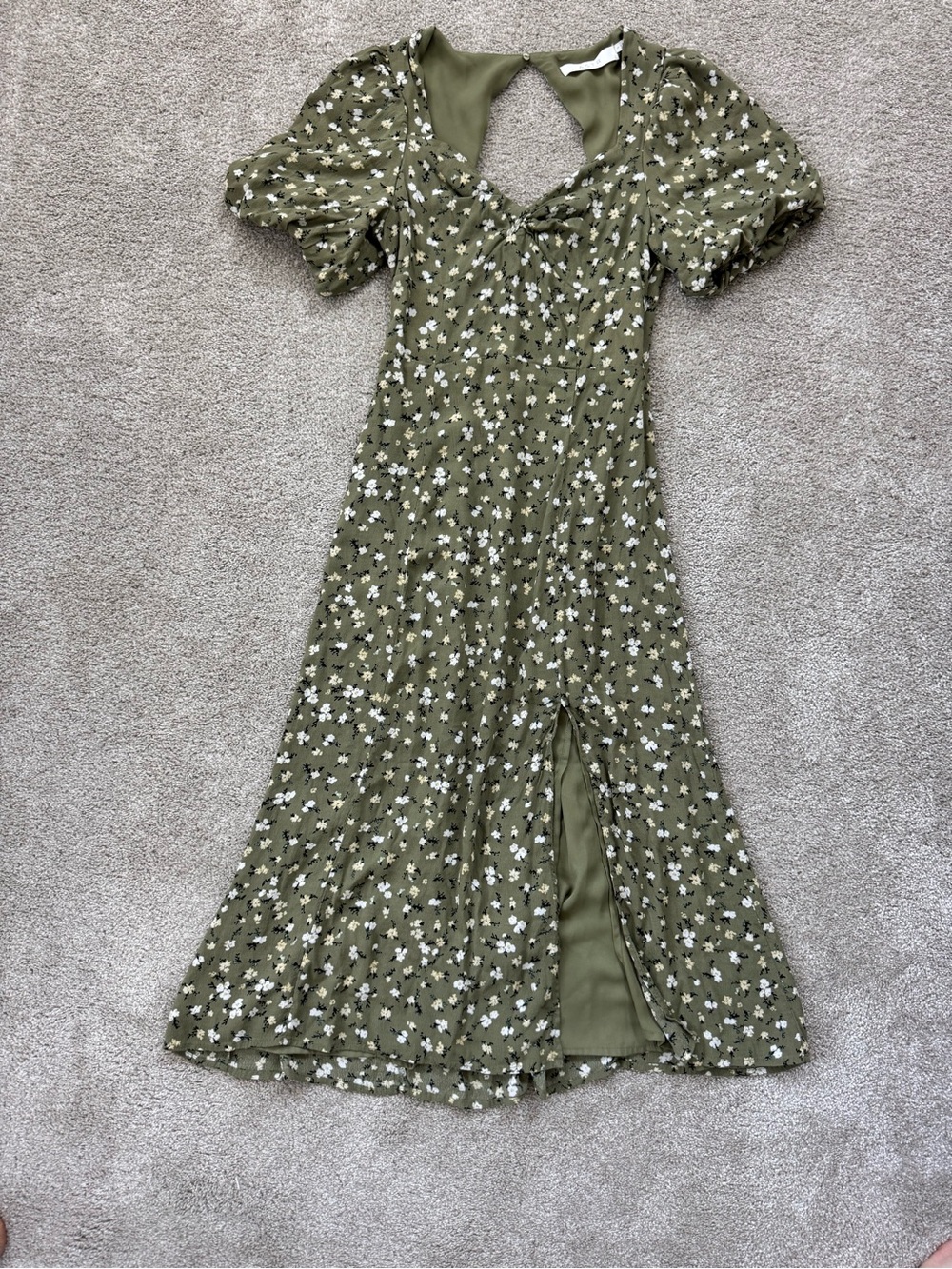 ASTR The Label Sage Green Ditsy Floral Midi Dress Puff Sleeves Wedding Guest